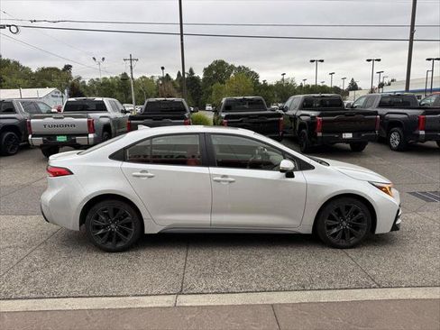 Certified 2023 Toyota Corolla SE w/ SE Package FWD image 7