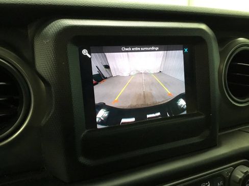 Used 2022 Jeep Gladiator Sport AWD/4WD image 25