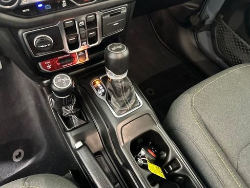 Used 2024 Jeep Wrangler Unlimited image 20