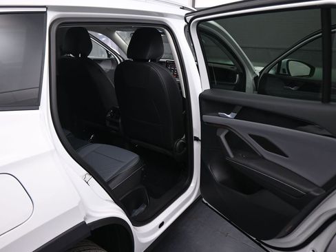 New 2026 Volkswagen Tiguan SE AWD/4WD image 41
