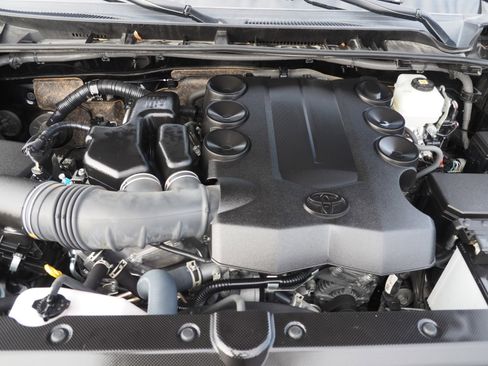 Used 2022 Toyota 4Runner SR5 Premium w/ Moonroof Package image 9