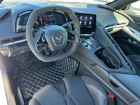 Used 2020 Chevrolet Corvette Stingray Coupe w/ Z51 Performance Package image 21