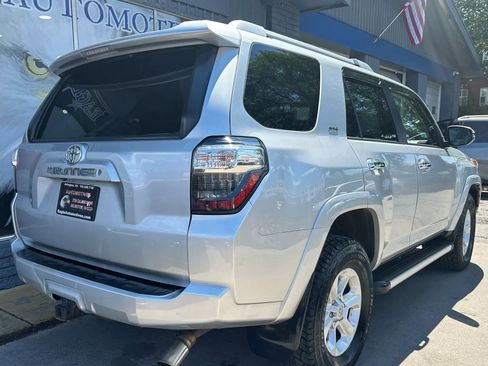 Used 2016 Toyota 4Runner SR5 Premium AWD/4WD image 3