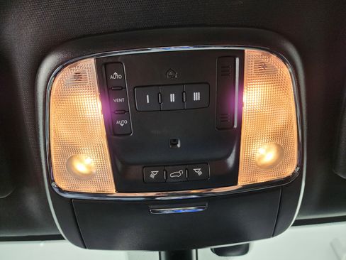 Used 2020 Jeep Grand Cherokee Altitude image 43