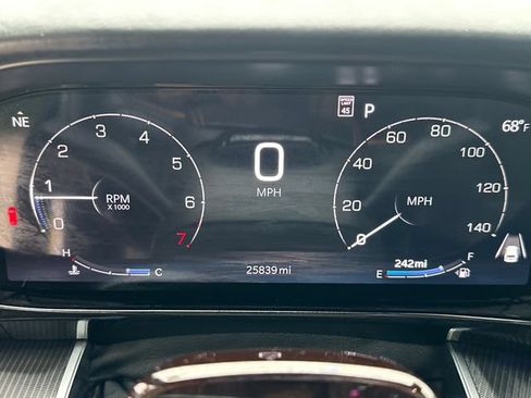 Used 2025 Jeep Grand Wagoneer Series III w/ Rear Seat Video Group 1 AWD/4WD image 30