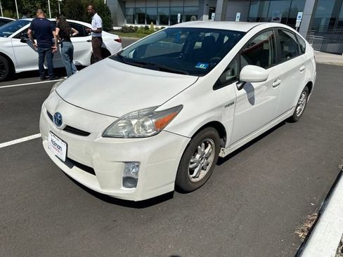 Used 2010 Toyota Prius Five FWD image 2