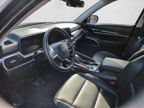 Used 2025 Kia Telluride S image 10