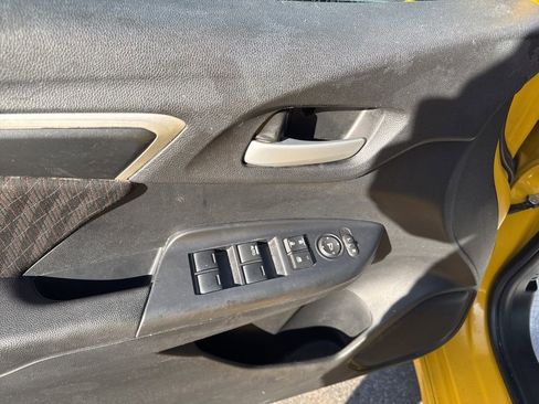 Used 2018 Honda Fit Sport image 16