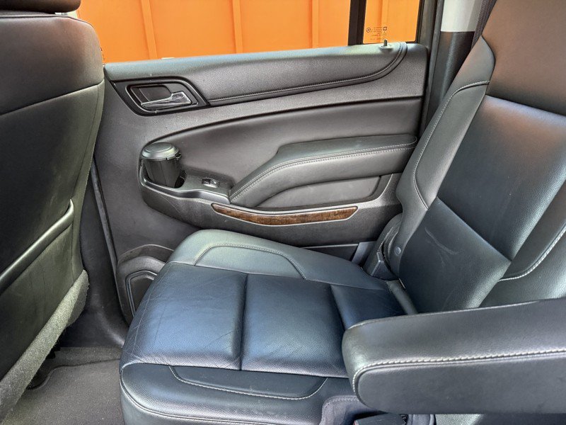 Used 2017 Chevrolet Suburban LT RWD image 9