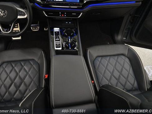 Used 2024 Volkswagen Atlas Cross Sport SEL Premium R-Line image 18