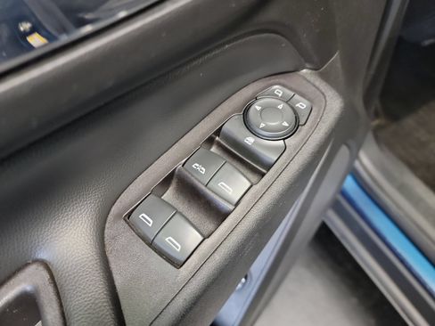 Used 2019 Chevrolet Equinox LT w/ Driver Convenience Package FWD image 14
