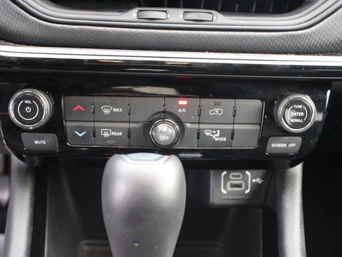 Used 2024 Jeep Compass Latitude w/ Altitude Special Edition image 20