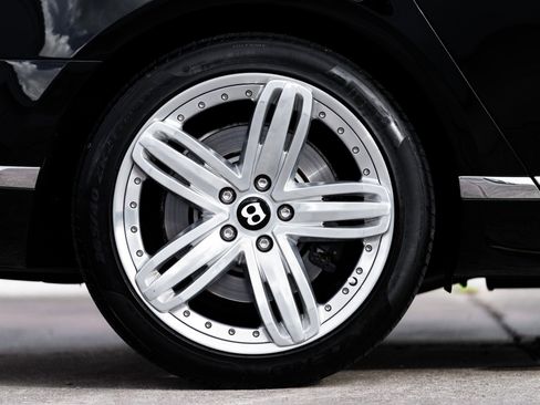 Used 2015 Bentley Mulsanne image 43