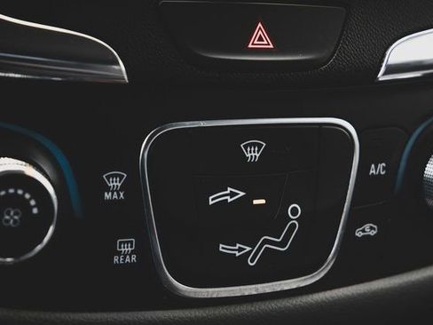 Used 2020 Chevrolet Equinox LS image 14