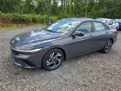 New 2025 Hyundai Elantra SEL w/ Cargo Package