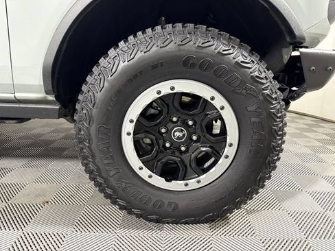 Used 2023 Ford Bronco Badlands w/ Sasquatch Package AWD/4WD image 11