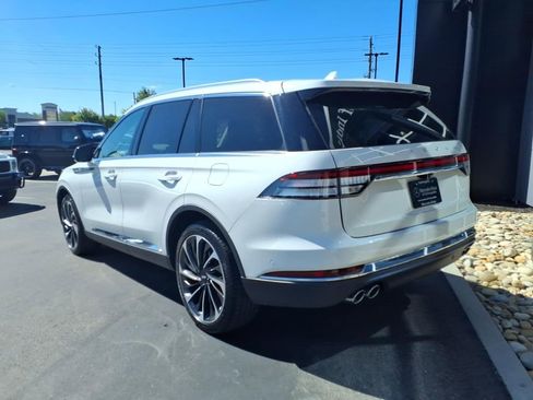 Used 2022 Lincoln Aviator Reserve w/ Equipment Group 201A AWD/4WD image 4