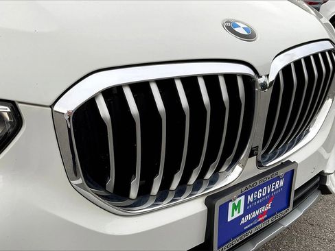 Used 2022 BMW X5 xDrive40i w/ Parking Assistance Package image 27