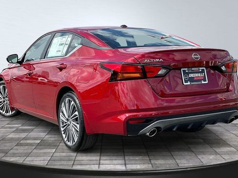 New 2026 Nissan Altima 2.5 SV FWD image 4