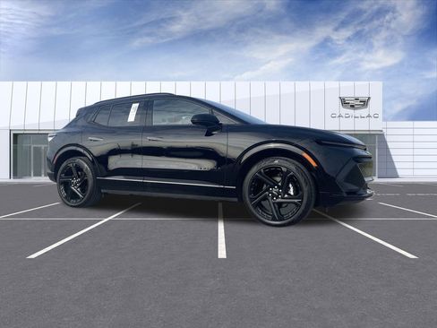 Used 2025 Chevrolet Equinox EV RS w/ Convenience Package II image 1