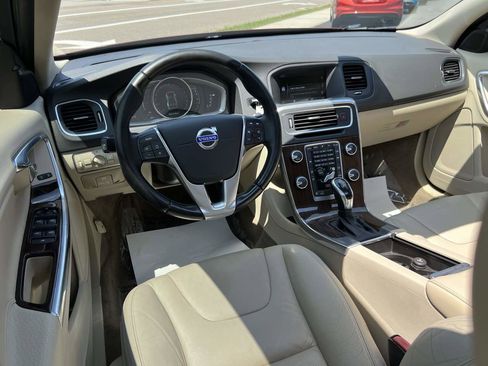 Used 2014 Volvo S60 T5 image 12