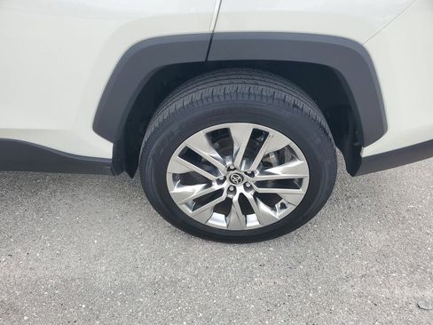 Used 2021 Toyota RAV4 Limited image 19