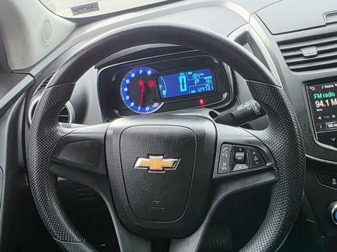Used 2015 Chevrolet Trax LS AWD/4WD image 18