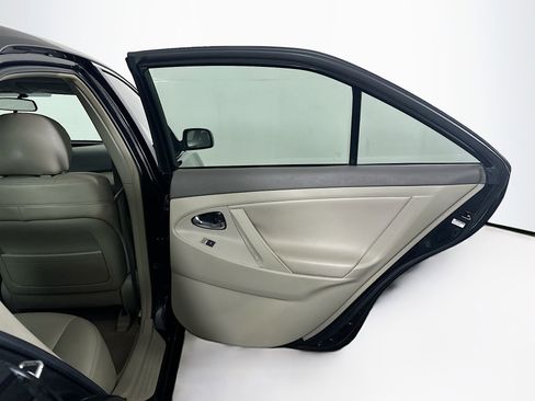 Used 2011 Toyota Camry LE w/ LE Extra-Value Pkg image 29