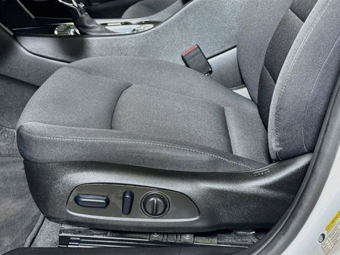 Certified 2025 Chevrolet Malibu LT FWD image 17