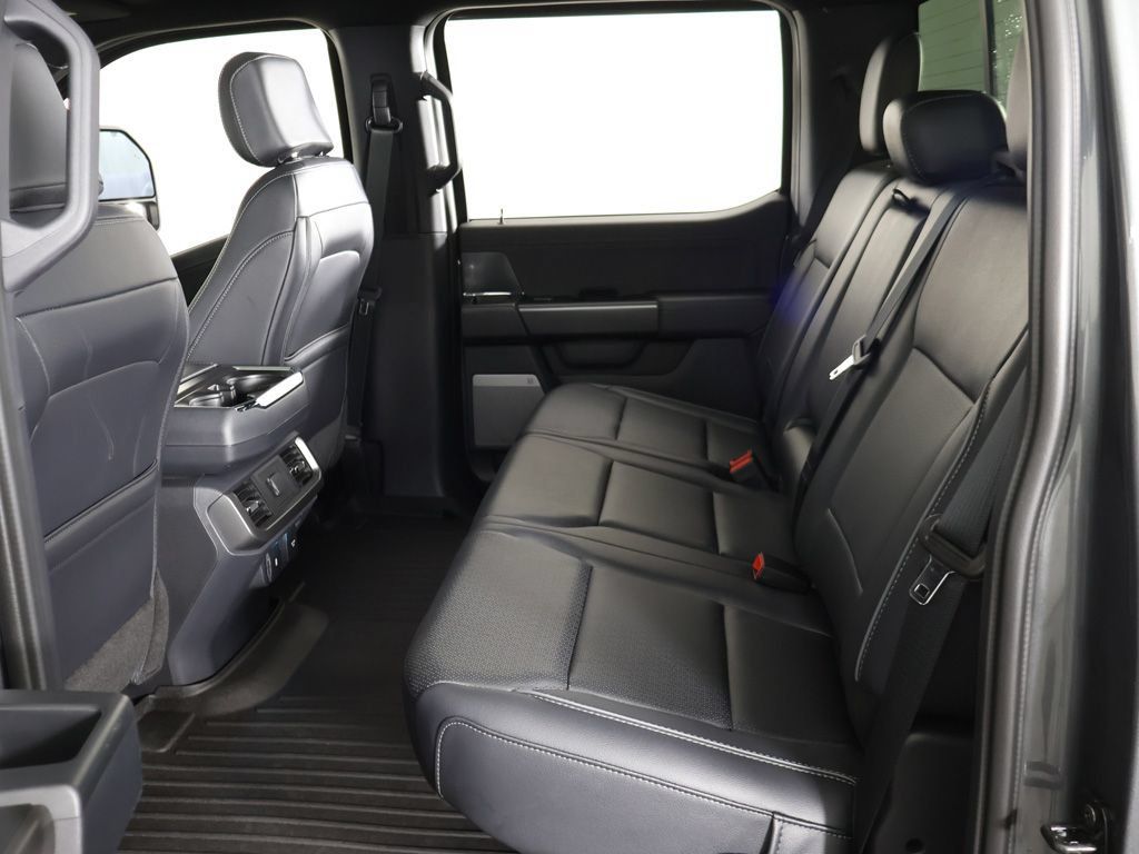Used 2025 Ford F150 Lariat AWD/4WD image 40