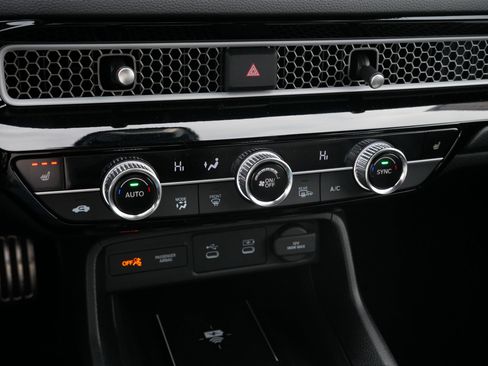 Certified 2025 Honda Civic Sport Touring image 23