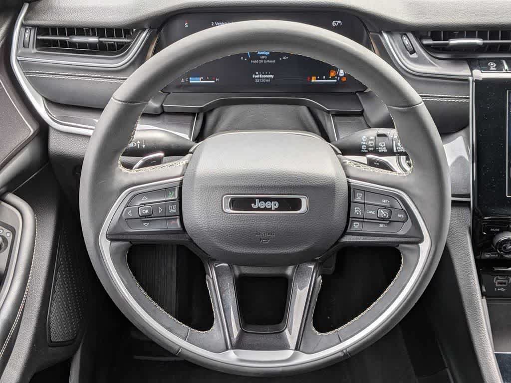 Used 2023 Jeep Grand Cherokee Altitude AWD/4WD image 21
