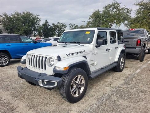 Used 2019 Jeep Wrangler Unlimited Sahara image 3