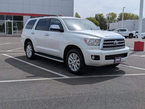 Used 2014 Toyota Sequoia Platinum AWD/4WD image 3