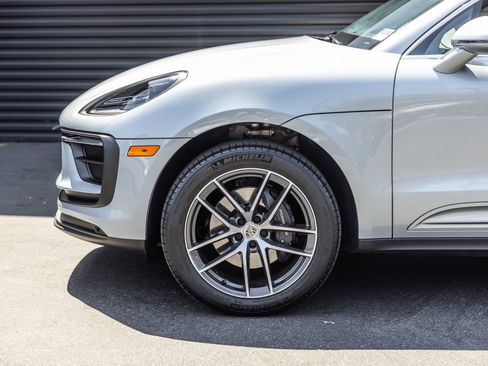Certified 2026 Porsche Macan AWD/4WD image 19