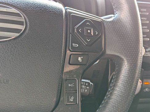 Used 2022 Toyota 4Runner TRD Off-Road Premium AWD/4WD image 29