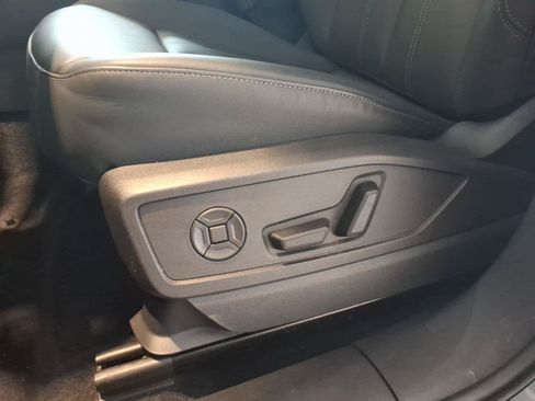 Used 2025 Audi Q5 Premium w/ Convenience Package AWD/4WD image 18