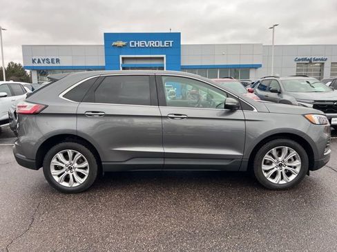 Used 2024 Ford Edge Titanium image 2