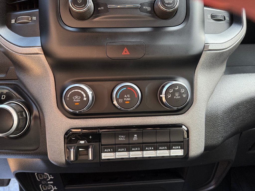 Used 2024 RAM 3500 Tradesman w/ Chrome Appearance Group AWD/4WD image 22