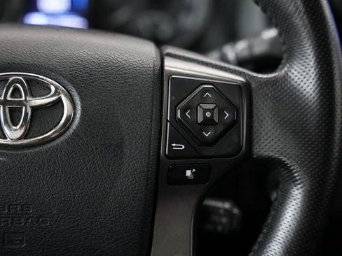 Used 2016 Toyota Tacoma TRD Sport w/ Premium & Technology Package image 13