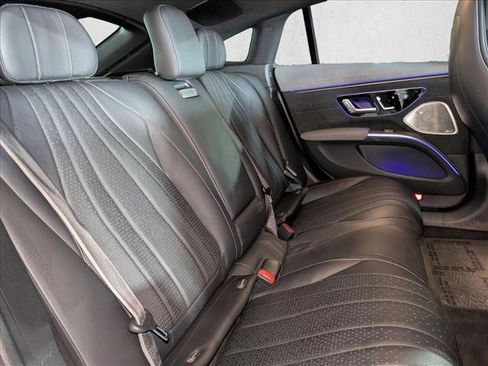 Certified 2022 Mercedes-Benz EQS 580 4MATIC Sedan image 23