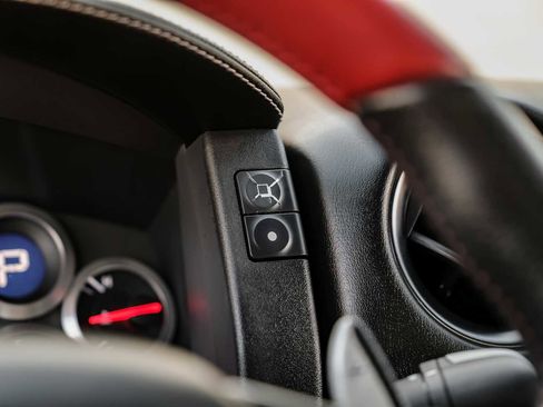 Used 2014 Nissan GT-R Black Edition image 17