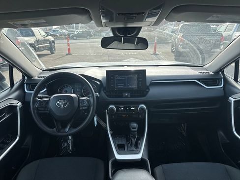 Used 2021 Toyota RAV4 LE image 11