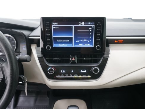 Used 2020 Toyota Corolla LE FWD image 18