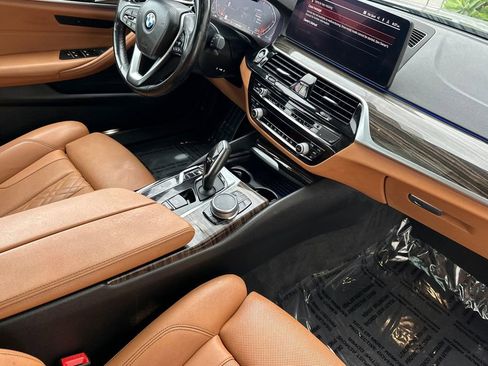 Used 2022 BMW 530i RWD image 16