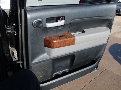 Used 2012 Toyota Tundra Limited w/ Memory Pkg image 6