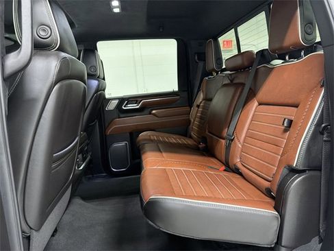 Certified 2025 GMC Sierra 2500 Denali Ultimate w/ Max Trailering Package image 17