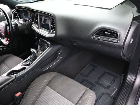 Used 2022 Dodge Challenger SXT w/ Driver Convenience Group RWD image 34