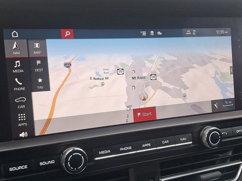 Used 2021 Porsche Macan image 18