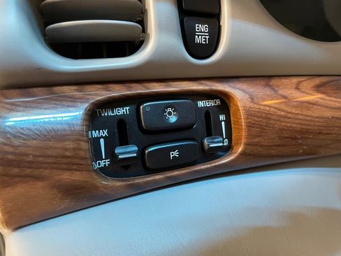 Used 2000 Buick Le Sabre Custom w/ Luxury Opt Pkg image 25